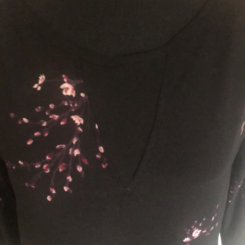 Ladies Dynamite 3/4 sleeve top - size medium - Picture 2 of 10